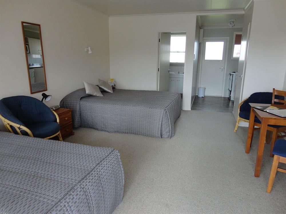 Aaa Thames Court Motel Oamaru Bagian luar foto
