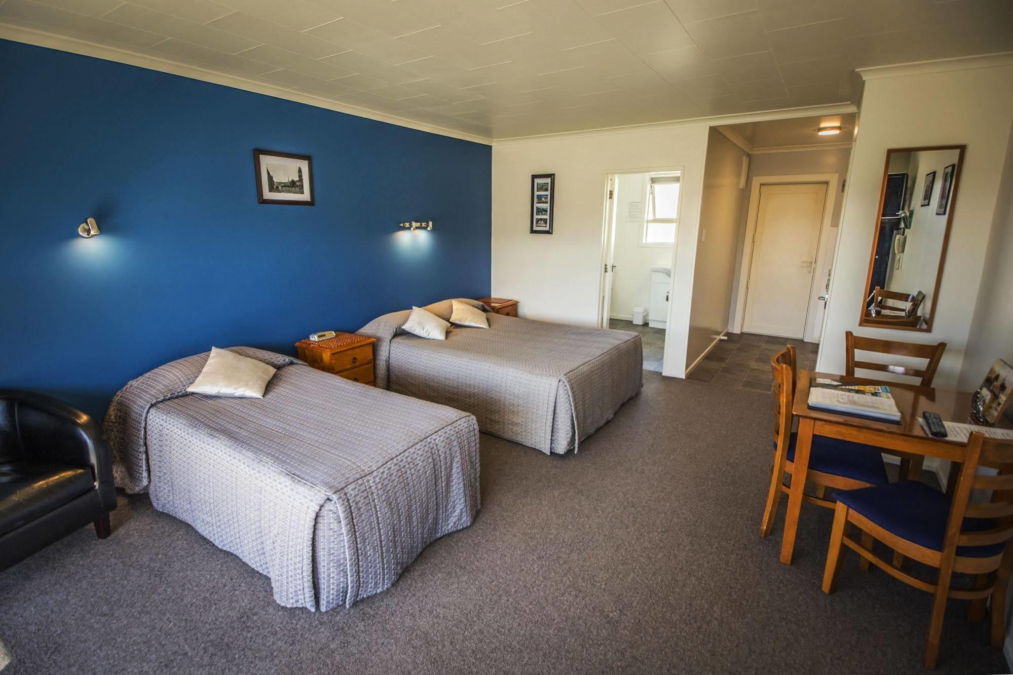 Aaa Thames Court Motel Oamaru Bagian luar foto