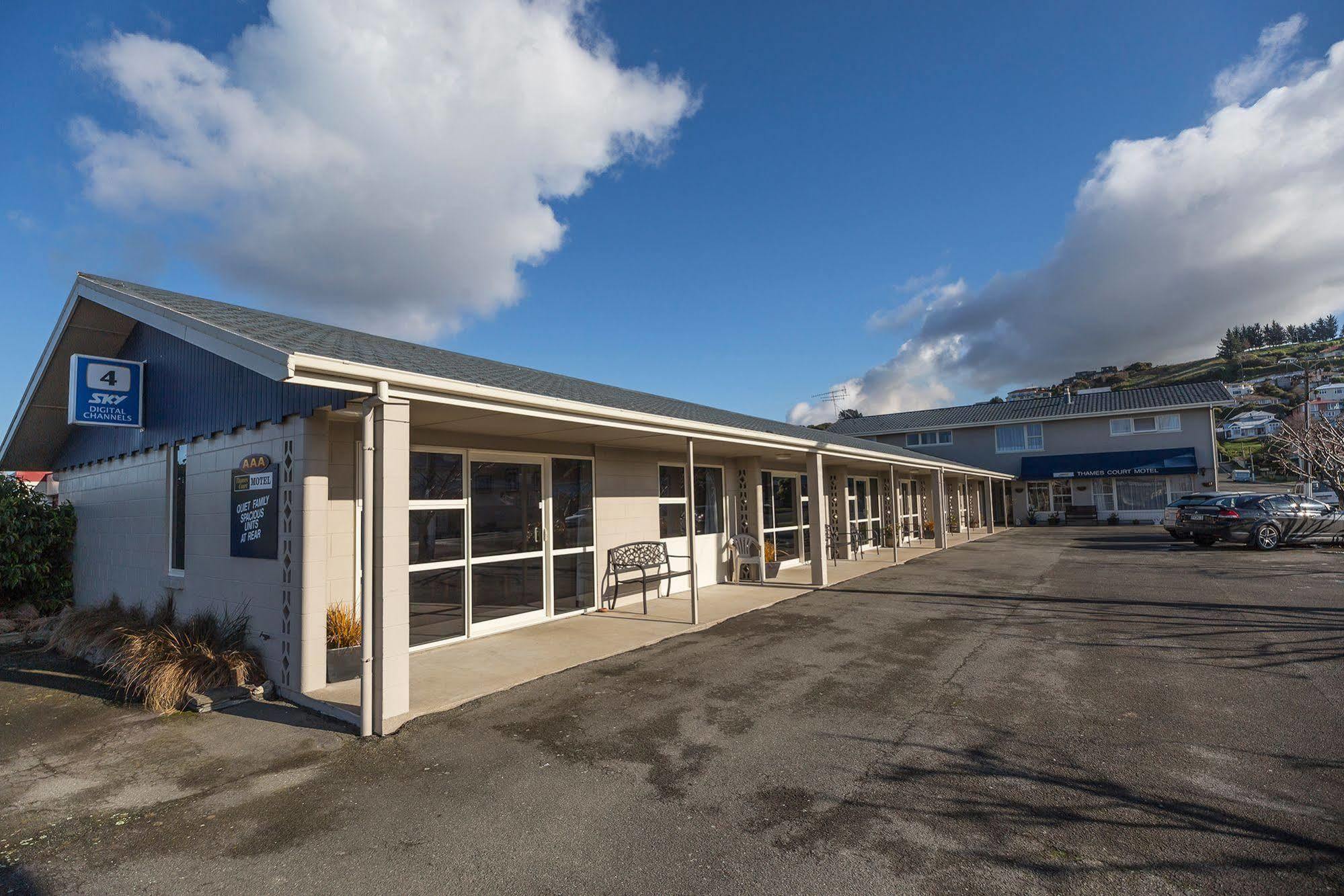 Aaa Thames Court Motel Oamaru Bagian luar foto