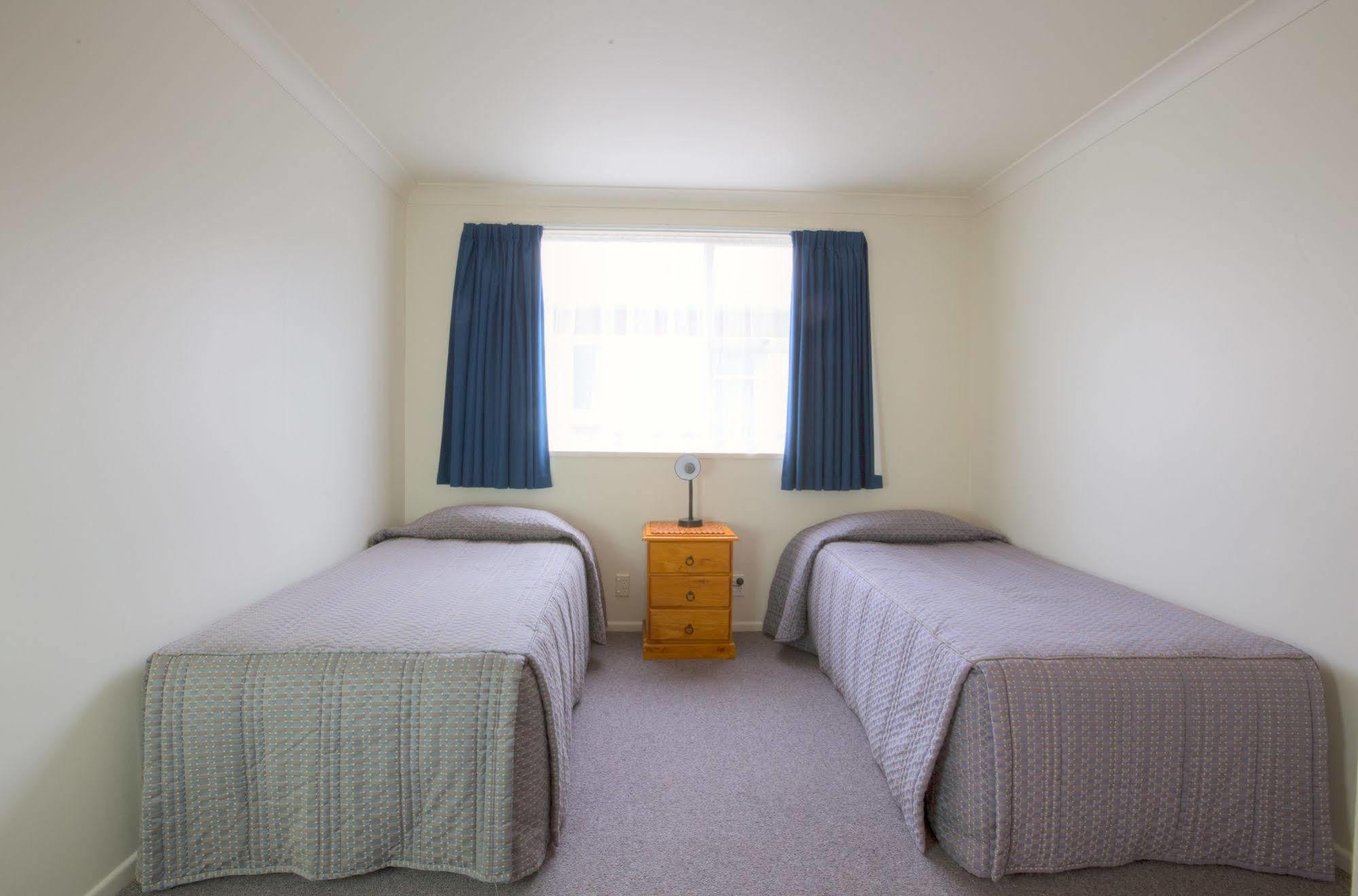 Aaa Thames Court Motel Oamaru Bagian luar foto