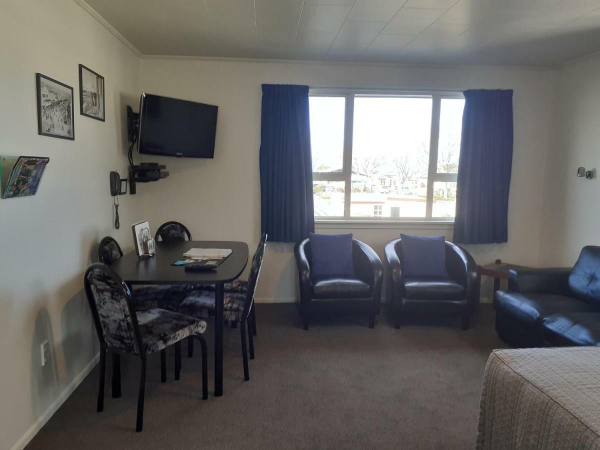 Aaa Thames Court Motel Oamaru Bagian luar foto