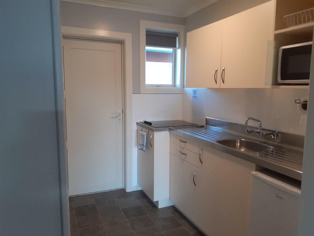 Aaa Thames Court Motel Oamaru Bagian luar foto